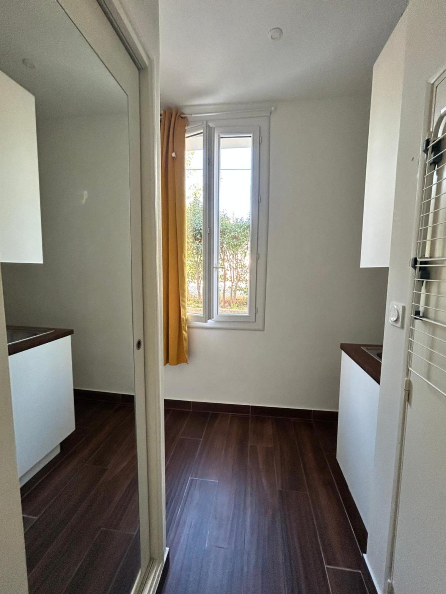 Agreable Studio Renove Avec Place De Parking Bandol Exteriér fotografie
