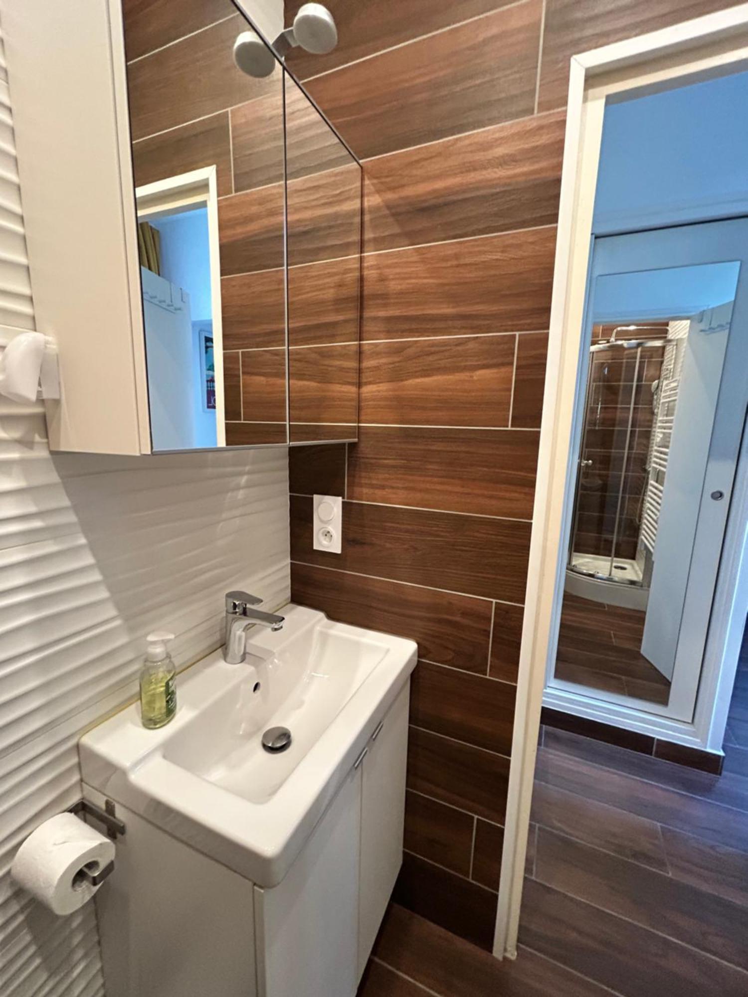 Agreable Studio Renove Avec Place De Parking Bandol Exteriér fotografie
